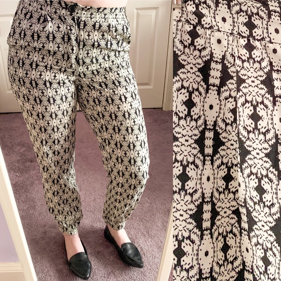 Lily White geometric patterned joggers - Picture 2 of 8